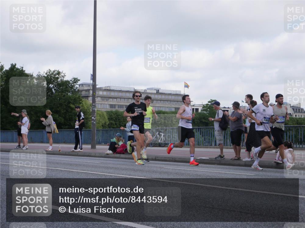 29.06.2025 - hella hamburg halbmarathon Luisa Fischer http://msf.ph/oto/8443594 29.06.2025 09:44:48 Kennedybrücke 14753, 19042, 7855, 331, 5612, 7331, 7855, 9269, 10468 meine-sportfotos.de