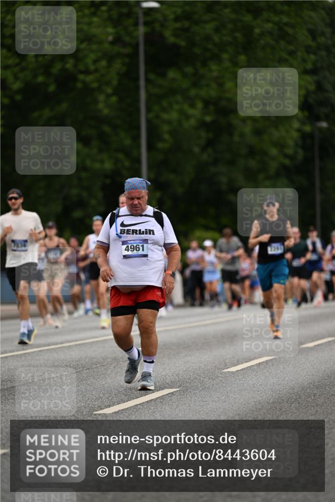 29.06.2025 - hella hamburg halbmarathon Dr. Thomas Lammeyer http://msf.ph/oto/8443604 29.06.2025 10:57:35 Kennedybrücke 1753, 2291, 4595, 6041, 6044, 7039, 7690, 7890, 8414, 8515, 9368, 10080, 10490, 10568, 10879, 10981, 11268 meine-sportfotos.de