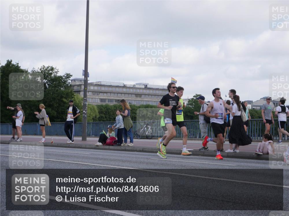 29.06.2025 - hella hamburg halbmarathon Luisa Fischer http://msf.ph/oto/8443606 29.06.2025 09:44:48 Kennedybrücke 1475, 7855, 4836, 5612, 7331, 7855, 9269, 10468 meine-sportfotos.de
