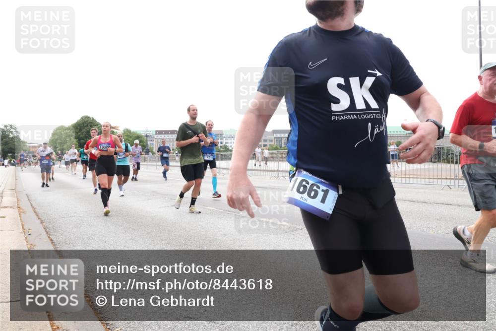 29.06.2025 - hella hamburg halbmarathon Lena Gebhardt http://msf.ph/oto/8443618 29.06.2025 10:29:43 Lombardsbrücke 10322, 12216, 1661, 1063, 1097, 1230, 1661, 1694, 2302, 2699, 3179, 3311, 3524, 3613, 4349, 4373, 4395, 4580, 5063, 5322, 5350, 6285, 6725, 7517, 7832, 8388, 8812, 8941, 9095, 9714, 9937, 10162, 10322, 10641, 10808, 10996, 11249, 11269, 11376, 11444, 11634, 11792, 11803, 11989, 12086, 12216, 12227, 12305, 12537, 12958, 13031, 13382, 13810, 14644, 15266, 16306, 16659, 16662, 16676, 17496, 17529, 17945, 18298, 18299, 18385, 18414 meine-sportfotos.de