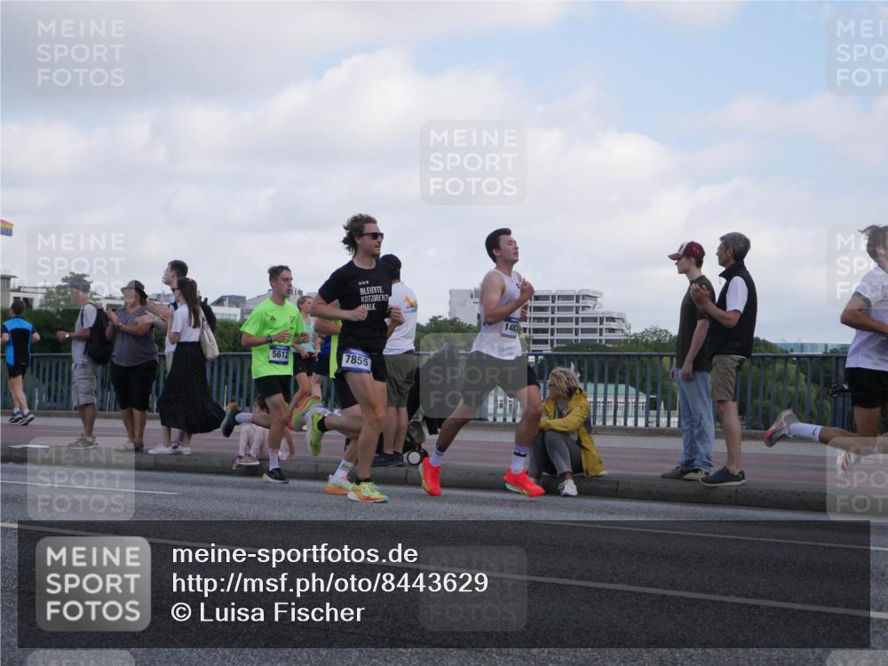 29.06.2025 - hella hamburg halbmarathon Luisa Fischer http://msf.ph/oto/8443629 29.06.2025 09:44:49 Kennedybrücke 5612, 7855, 1483, 5612, 7331, 7855, 9269 meine-sportfotos.de