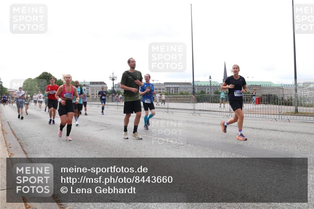 29.06.2025 - hella hamburg halbmarathon Lena Gebhardt http://msf.ph/oto/8443660 29.06.2025 10:29:43 Lombardsbrücke 163, 10322, 12216, 12086, 1063, 1097, 1230, 1661, 1694, 2302, 2699, 3179, 3311, 3524, 3613, 4349, 4373, 4395, 4580, 5063, 5322, 5350, 6285, 6725, 7517, 7832, 8388, 8812, 8941, 9095, 9714, 9937, 10162, 10322, 10641, 10808, 10996, 11249, 11269, 11376, 11444, 11634, 11792, 11803, 11989, 12086, 12216, 12227, 12305, 12537, 12958, 13031, 13382, 13810, 14644, 15266, 16306, 16659, 16662, 16676, 17496, 17529, 17945, 18298, 18299, 18385, 18414 meine-sportfotos.de