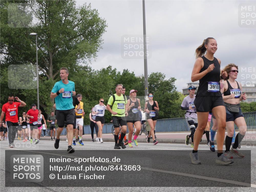 29.06.2025 - hella hamburg halbmarathon Luisa Fischer http://msf.ph/oto/8443663 29.06.2025 10:25:38 Kennedybrücke 4559, 4137, 6899, 8511, 7944, 6820, 15106, 6307, 16511, 14442, 176, 3910, 14314, 1598, 2351, 3458, 3910, 3995, 4113, 4131, 4559, 4829, 6307, 6820, 6899, 6977, 7097, 8511, 8855, 10065, 10739 meine-sportfotos.de