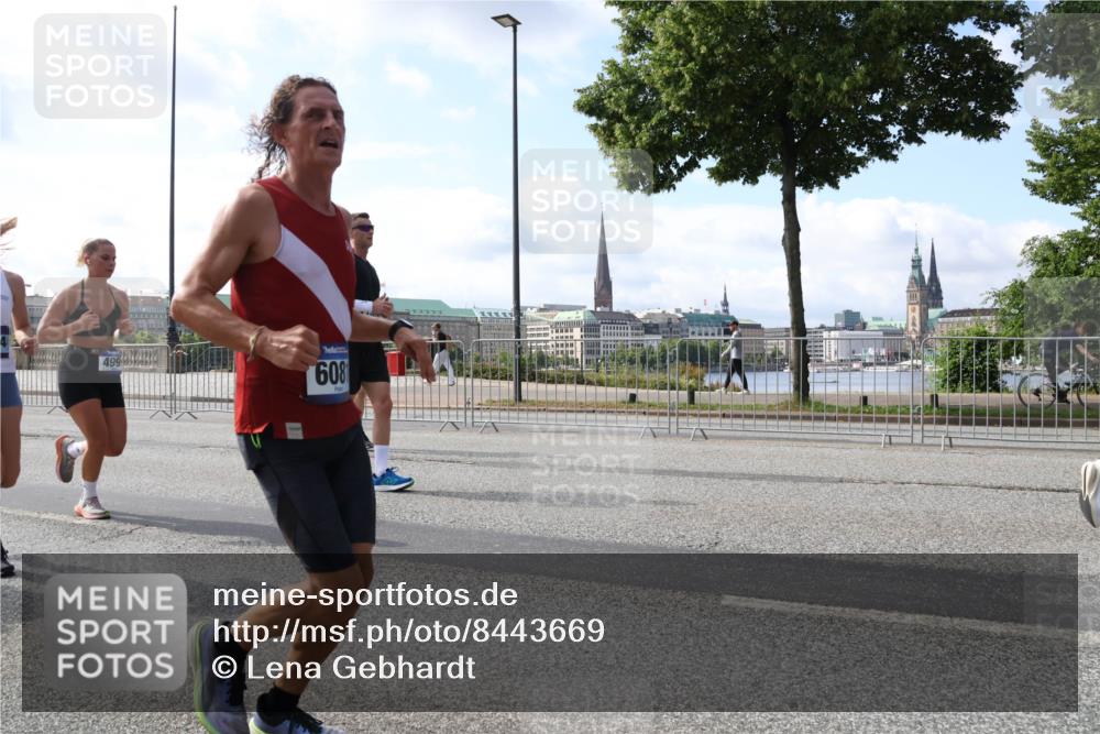 29.06.2025 - hella hamburg halbmarathon Lena Gebhardt http://msf.ph/oto/8443669 29.06.2025 09:53:11 Lombardsbrücke 499, 608, 1012, 1070, 1163, 1176, 1391, 1466, 1558, 1613, 1735, 1750, 1759, 1782, 2048, 2189, 2213, 2233, 2234, 2365, 2402, 2590, 2623, 2788, 2970, 3021, 3098, 3109, 3124, 3304, 3907, 3917, 3928, 4080, 4091, 4277, 4497, 4553, 4691, 4933, 4981, 4997, 5022, 5132, 5476, 5477, 5623, 5624, 5682, 5692, 6081, 6152, 6203, 6375, 6460, 6712, 6716, 7005, 7093, 7147, 7191, 7204, 7322, 7325, 7450, 7599, 7765, 7843, 8063, 8145, 8467, 8664, 9126 meine-sportfotos.de