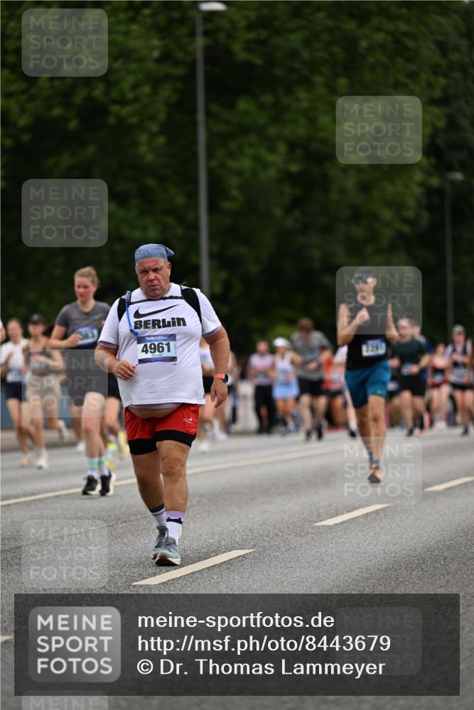 29.06.2025 - hella hamburg halbmarathon Dr. Thomas Lammeyer http://msf.ph/oto/8443679 29.06.2025 10:57:35 Kennedybrücke 1753, 2291, 4595, 6041, 6044, 7039, 7690, 7890, 8414, 8515, 9368, 10080, 10490, 10568, 10879, 10981, 11268 meine-sportfotos.de