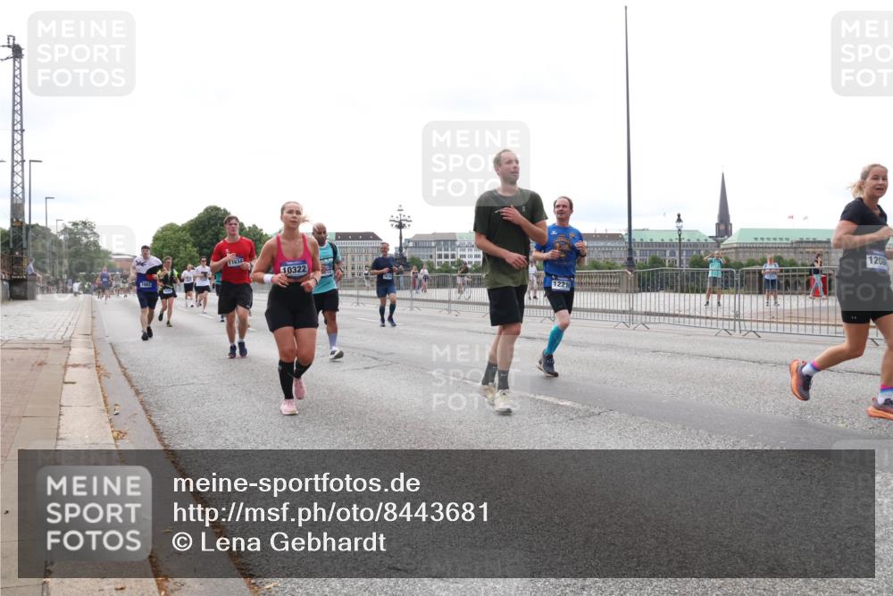 29.06.2025 - hella hamburg halbmarathon Lena Gebhardt http://msf.ph/oto/8443681 29.06.2025 10:29:44 Lombardsbrücke 1063, 11634, 10322, 1221, 1208, 1063, 1097, 1230, 1661, 1694, 2302, 2699, 3179, 3311, 3524, 3613, 4349, 4373, 4395, 4580, 5063, 5322, 5350, 6285, 6725, 7517, 7832, 8388, 8792, 8812, 8941, 9095, 9714, 9937, 10162, 10322, 10641, 10808, 10996, 11249, 11269, 11376, 11444, 11634, 11792, 11803, 11989, 12086, 12216, 12227, 12305, 12537, 13031, 13382, 13810, 14644, 15266, 16306, 16659, 16662, 16676, 17496, 17529, 17945, 18298, 18299, 18385, 18414 meine-sportfotos.de