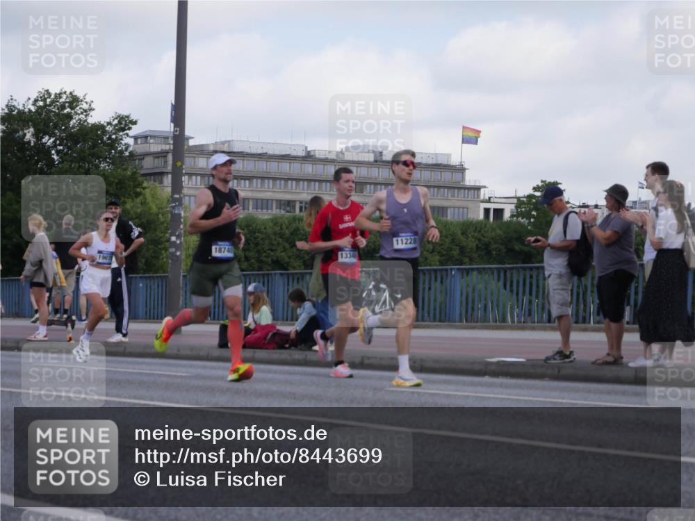 29.06.2025 - hella hamburg halbmarathon Luisa Fischer http://msf.ph/oto/8443699 29.06.2025 09:44:55 Kennedybrücke 1907, 18740, 1334, 11228 meine-sportfotos.de