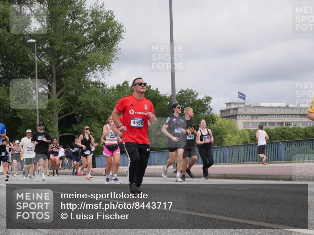29.06.2025 - hella hamburg halbmarathon Luisa Fischer http://msf.ph/oto/8443717 29.06.2025 10:25:41 Kennedybrücke 13472, 16143, 8855, 4559, 16762, 3995, 6820, 2351, 3910, 3995, 4131, 4366, 4559, 4970, 6049, 6307, 6820, 6826, 6899, 7925, 8511, 8855, 8931, 10065, 10210, 10739 meine-sportfotos.de
