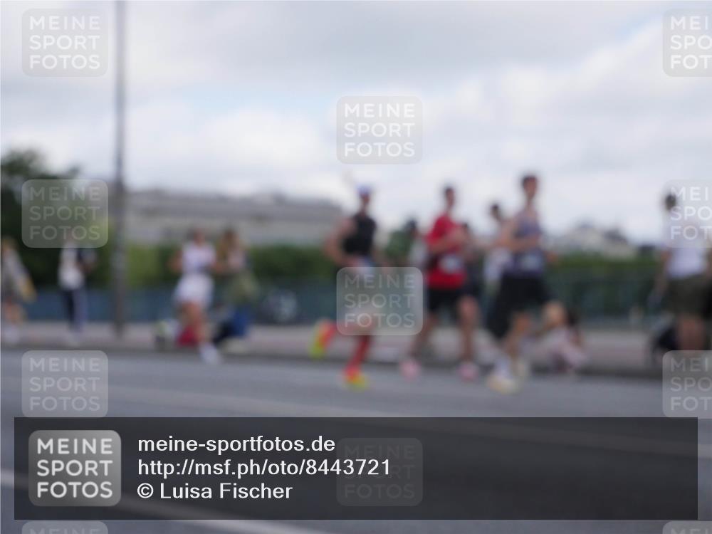 29.06.2025 - hella hamburg halbmarathon Luisa Fischer http://msf.ph/oto/8443721 29.06.2025 09:44:56 Kennedybrücke  meine-sportfotos.de
