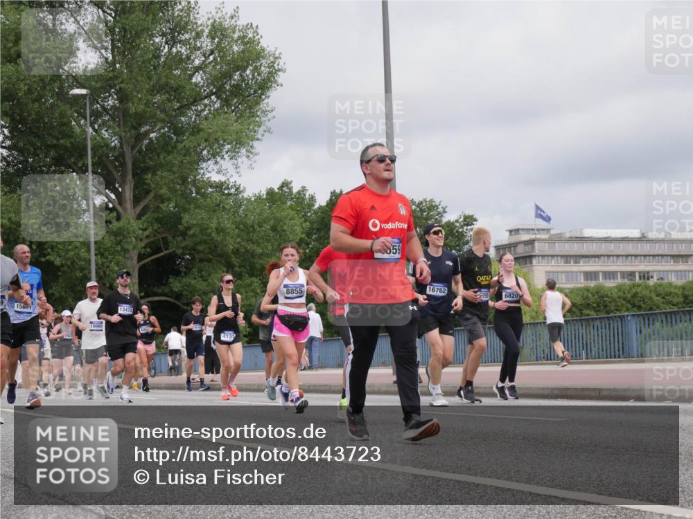 29.06.2025 - hella hamburg halbmarathon Luisa Fischer http://msf.ph/oto/8443723 29.06.2025 10:25:42 Kennedybrücke 15601, 7929, 10065, 13472, 4131, 8855, 859, 16762, 6820, 2351, 3995, 4131, 4366, 4559, 4970, 6049, 6307, 6820, 6826, 6899, 7925, 8511, 8855, 8931, 10065, 10210, 10739 meine-sportfotos.de