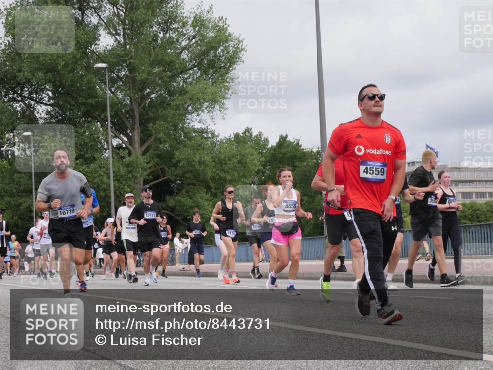 29.06.2025 - hella hamburg halbmarathon Luisa Fischer http://msf.ph/oto/8443731 29.06.2025 10:25:42 Kennedybrücke 10739, 13472, 10210, 46143, 4131, 151, 8855, 4559, 39, 682, 2351, 3995, 4131, 4366, 4559, 4970, 6049, 6307, 6820, 6826, 6899, 7925, 8511, 8855, 8931, 10065, 10210, 10739 meine-sportfotos.de