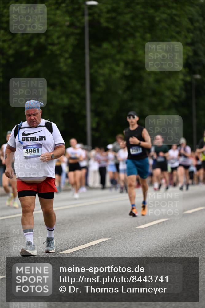 29.06.2025 - hella hamburg halbmarathon Dr. Thomas Lammeyer http://msf.ph/oto/8443741 29.06.2025 10:57:37 Kennedybrücke 1753, 2291, 4595, 6041, 6044, 7039, 7690, 7890, 8414, 8515, 9368, 9545, 10490, 10879, 10981, 11268 meine-sportfotos.de