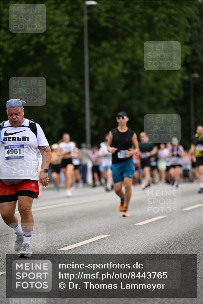 29.06.2025 - hella hamburg halbmarathon Dr. Thomas Lammeyer http://msf.ph/oto/8443765 29.06.2025 10:57:37 Kennedybrücke 1753, 2291, 4595, 6041, 6044, 7039, 7690, 7890, 8414, 8515, 9368, 9545, 10490, 10879, 10981, 11268 meine-sportfotos.de