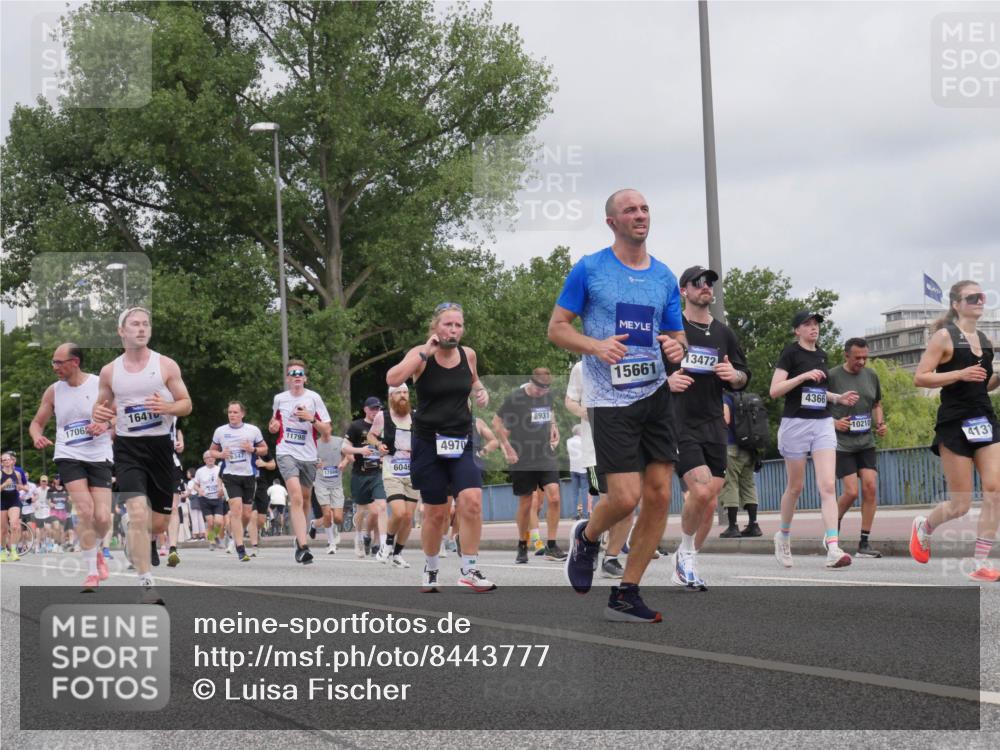 29.06.2025 - hella hamburg halbmarathon Luisa Fischer http://msf.ph/oto/8443777 29.06.2025 10:25:45 Kennedybrücke 1706, 164, 6347, 11798, 4970, 17804, 6049, 8931, 15661, 13472, 4366, 10210, 4131, 2479, 3430, 3995, 4131, 4366, 4559, 4970, 6049, 6820, 6826, 6899, 7188, 7190, 7276, 7925, 8855, 8931, 10065, 10210, 10739 meine-sportfotos.de