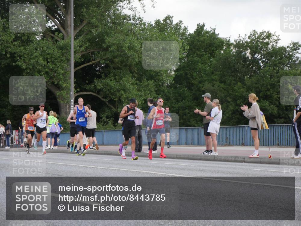 29.06.2025 - hella hamburg halbmarathon Luisa Fischer http://msf.ph/oto/8443785 29.06.2025 09:45:04 Kennedybrücke 4338, 5301, 9385, 12529, 12992, 4338, 9097, 9385 meine-sportfotos.de