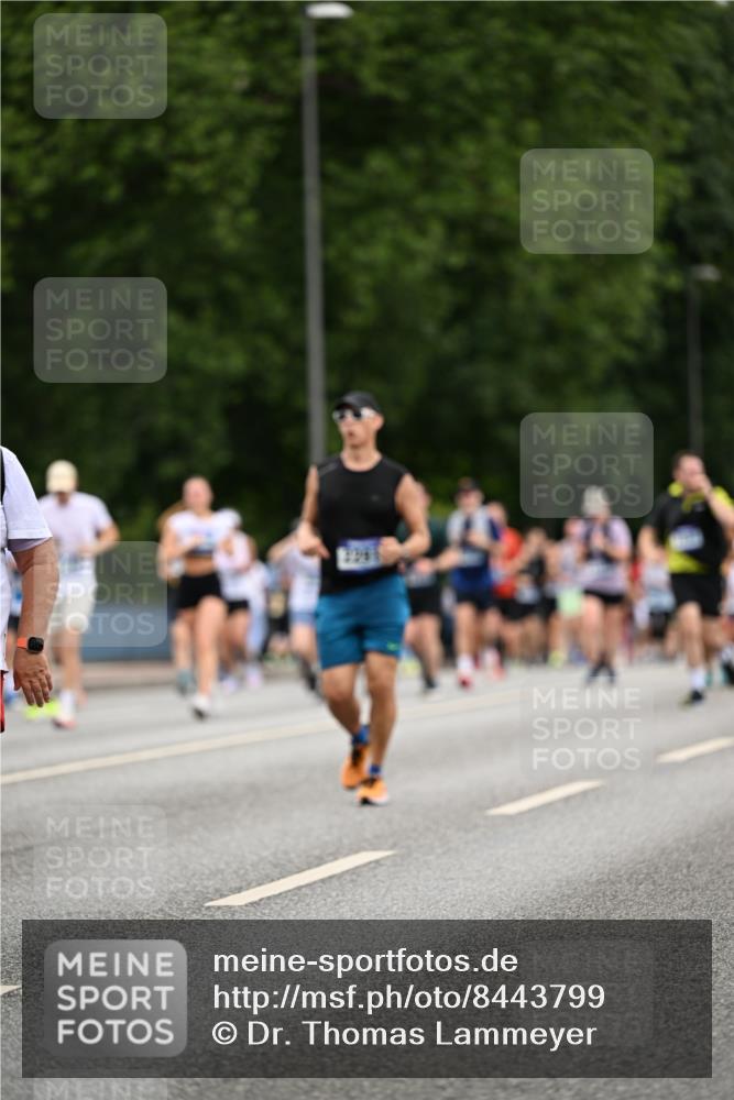 29.06.2025 - hella hamburg halbmarathon Dr. Thomas Lammeyer http://msf.ph/oto/8443799 29.06.2025 10:57:38 Kennedybrücke 1753, 2291, 4595, 6041, 6044, 7039, 7611, 7890, 8414, 8515, 9103, 9368, 9545, 10490, 10879, 10981, 11268 meine-sportfotos.de