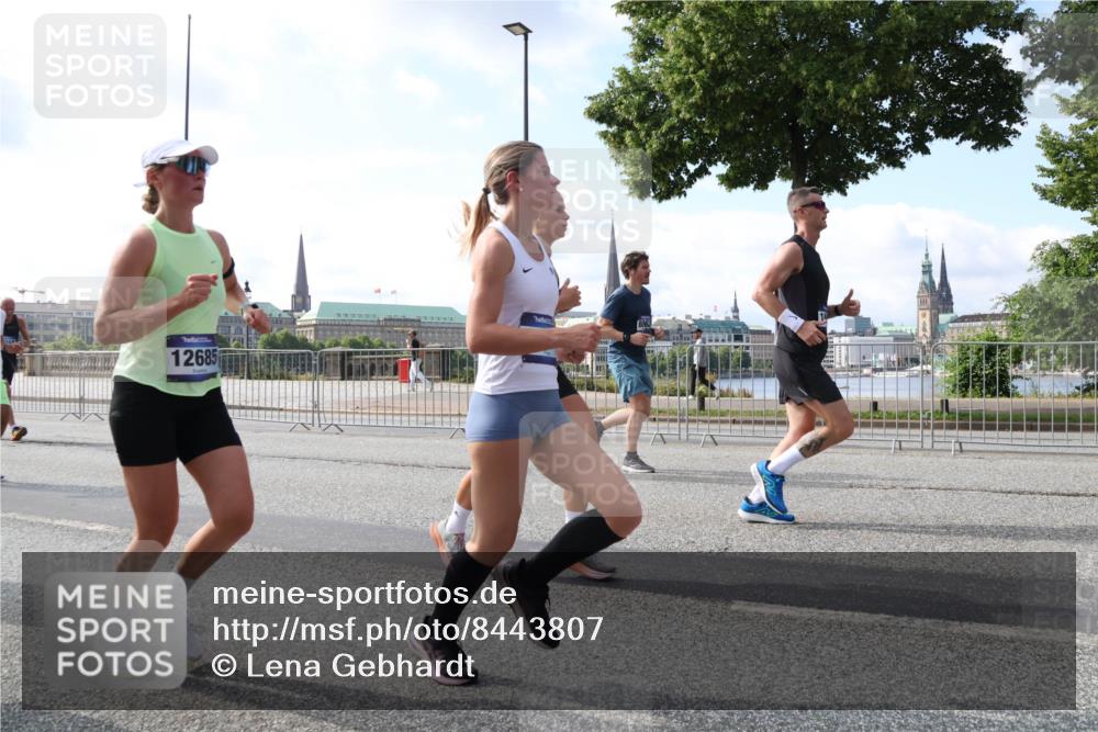 29.06.2025 - hella hamburg halbmarathon Lena Gebhardt http://msf.ph/oto/8443807 29.06.2025 09:53:11 Lombardsbrücke 12685, 1012, 1070, 1163, 1176, 1391, 1466, 1558, 1613, 1735, 1750, 1759, 1782, 2048, 2189, 2213, 2233, 2234, 2365, 2402, 2590, 2623, 2788, 2970, 3021, 3098, 3109, 3124, 3304, 3907, 3917, 3928, 4080, 4091, 4277, 4497, 4553, 4691, 4933, 4981, 4997, 5022, 5132, 5476, 5477, 5623, 5624, 5682, 5692, 6081, 6152, 6203, 6375, 6460, 6712, 6716, 7005, 7093, 7147, 7191, 7204, 7322, 7325, 7450, 7599, 7765, 7843, 8063, 8145, 8467, 8664, 9126 meine-sportfotos.de