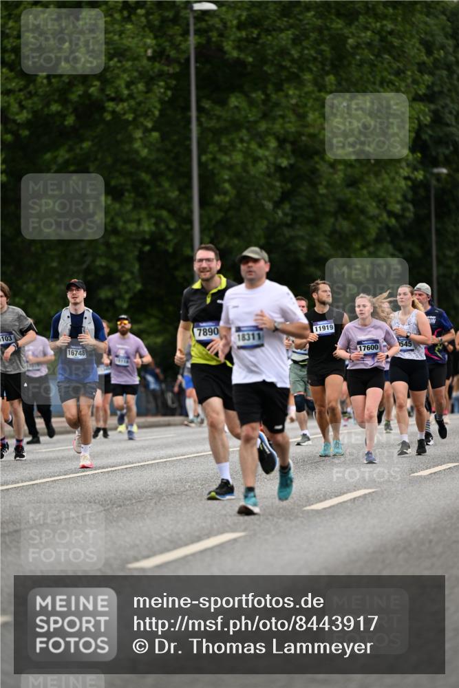 29.06.2025 - hella hamburg halbmarathon Dr. Thomas Lammeyer http://msf.ph/oto/8443917 29.06.2025 10:57:43 Kennedybrücke 1753, 2291, 4595, 5562, 6041, 6044, 6913, 7039, 7611, 7890, 8212, 8414, 8515, 9103, 9368, 9545, 9685, 10490, 10981, 11268 meine-sportfotos.de
