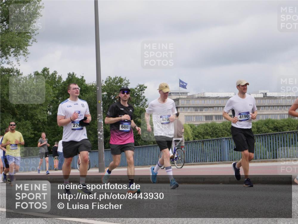 29.06.2025 - hella hamburg halbmarathon Luisa Fischer http://msf.ph/oto/8443930 29.06.2025 10:25:57 Kennedybrücke 10432, 274, 6881, 426, 4190, 2744, 2886, 3430, 3600, 3601, 4190, 4266, 6048, 6881, 7188, 7190, 7276, 9392, 10432, 10573 meine-sportfotos.de