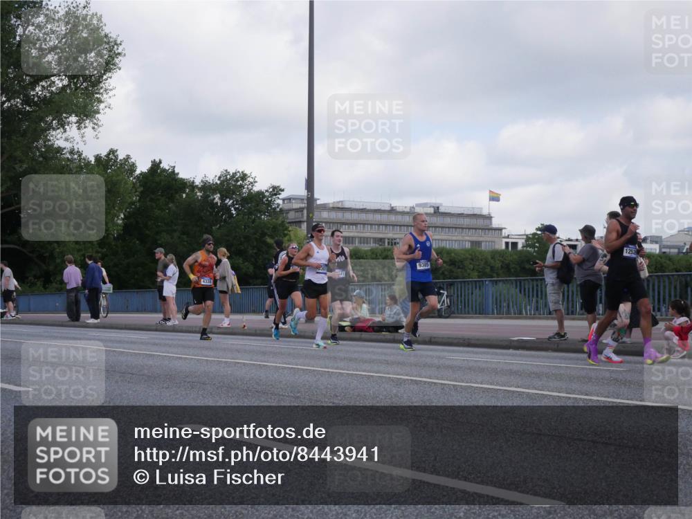 29.06.2025 - hella hamburg halbmarathon Luisa Fischer http://msf.ph/oto/8443941 29.06.2025 09:45:09 Kennedybrücke 4338, 301, 241, 9385, 1252, 4338, 9097, 9385, 9767 meine-sportfotos.de