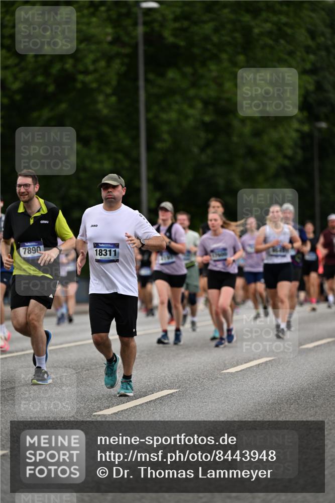 29.06.2025 - hella hamburg halbmarathon Dr. Thomas Lammeyer http://msf.ph/oto/8443948 29.06.2025 10:57:44 Kennedybrücke 1753, 2291, 4595, 5562, 6041, 6044, 6913, 7039, 7611, 7890, 8212, 8414, 8515, 9103, 9368, 9545, 9685, 10490, 11268 meine-sportfotos.de