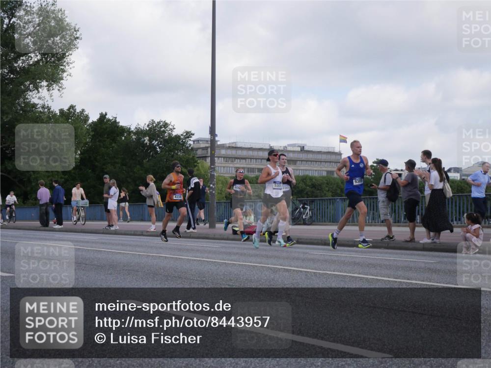 29.06.2025 - hella hamburg halbmarathon Luisa Fischer http://msf.ph/oto/8443957 29.06.2025 09:45:09 Kennedybrücke 4338, 5301, 2341, 9385, 4338, 9097, 9385, 9767 meine-sportfotos.de