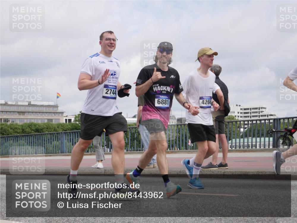29.06.2025 - hella hamburg halbmarathon Luisa Fischer http://msf.ph/oto/8443962 29.06.2025 10:26:00 Kennedybrücke 2744, 2024, 6881, 4266, 2744, 3600, 3601, 4190, 4266, 4969, 6048, 6747, 6881, 7891, 9256, 9392, 10432, 10573 meine-sportfotos.de
