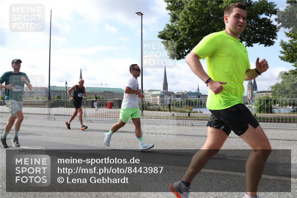 29.06.2025 - hella hamburg halbmarathon Lena Gebhardt http://msf.ph/oto/8443987 29.06.2025 09:53:13 Lombardsbrücke 15651, 13015, 1012, 1070, 1163, 1176, 1391, 1466, 1558, 1613, 1735, 1750, 1759, 1782, 2048, 2213, 2233, 2234, 2365, 2402, 2590, 2623, 2788, 2970, 3021, 3098, 3109, 3124, 3146, 3304, 3907, 3917, 3928, 4080, 4091, 4277, 4310, 4553, 4691, 4933, 4981, 4997, 5022, 5132, 5476, 5623, 5624, 5682, 5692, 6081, 6152, 6203, 6375, 6460, 6712, 6716, 7005, 7093, 7147, 7204, 7322, 7325, 7450, 7599, 7765, 7843, 8063, 8145, 8467, 8664, 9126 meine-sportfotos.de