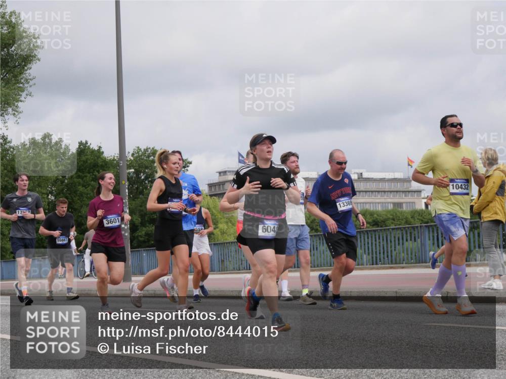 29.06.2025 - hella hamburg halbmarathon Luisa Fischer http://msf.ph/oto/8444015 29.06.2025 10:26:02 Kennedybrücke 177, 16667, 3601, 518, 604, 13369, 10432, 2514, 2744, 3003, 3600, 3601, 3769, 4969, 5838, 6048, 6747, 7891, 9256, 10432, 10573 meine-sportfotos.de