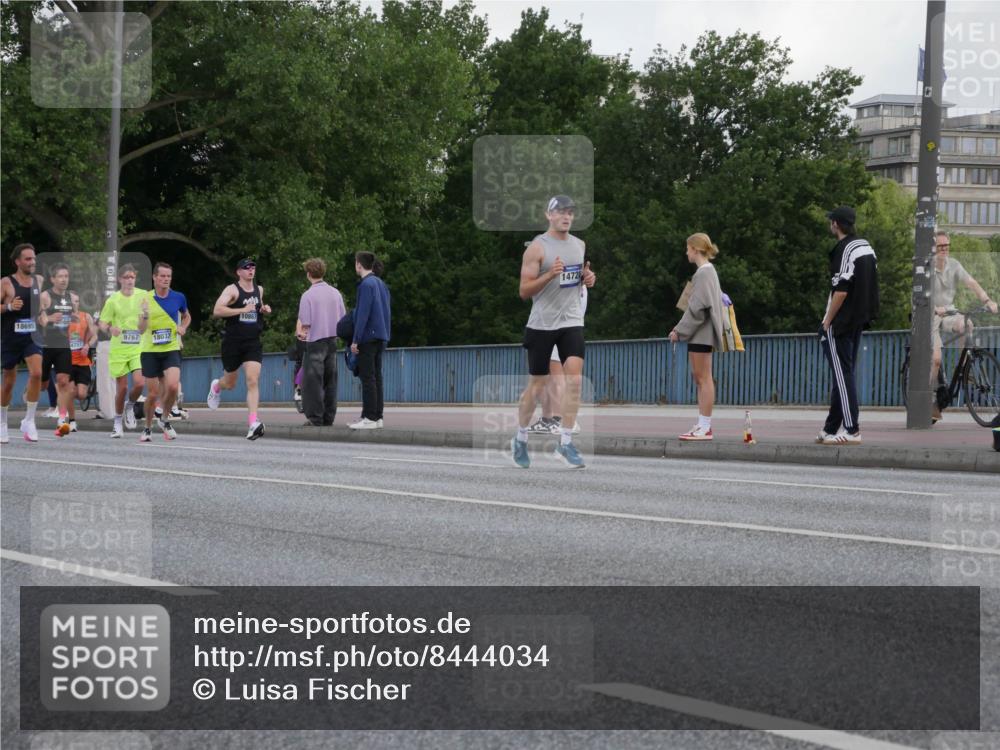 29.06.2025 - hella hamburg halbmarathon Luisa Fischer http://msf.ph/oto/8444034 29.06.2025 09:45:15 Kennedybrücke 9565, 9767, 10867 meine-sportfotos.de