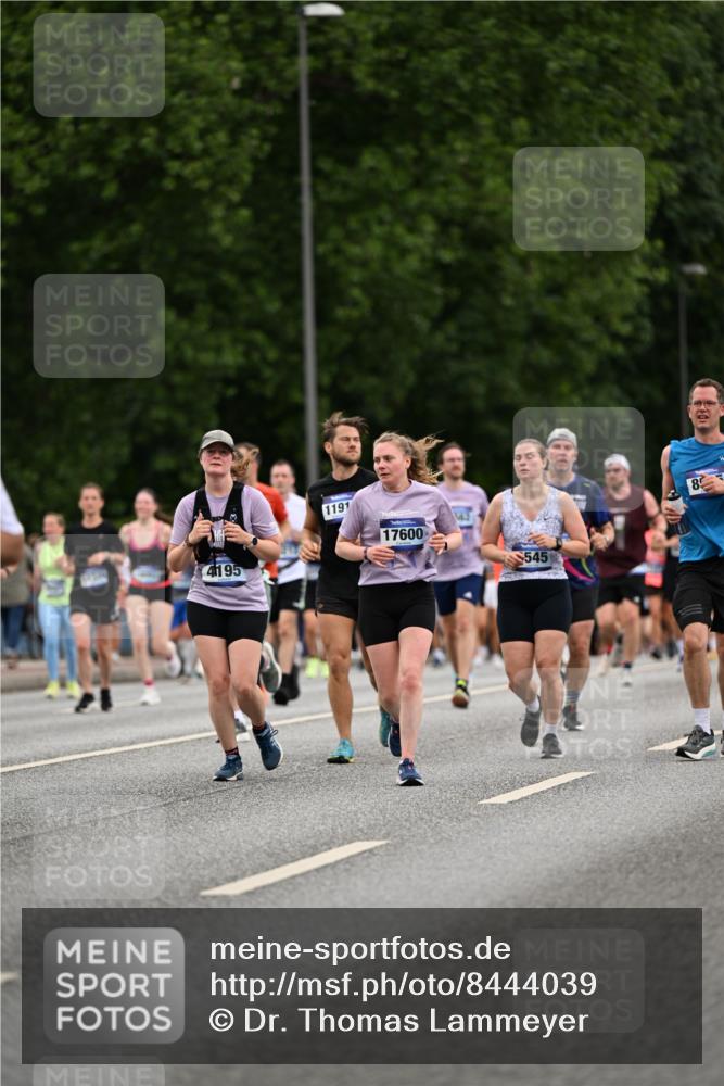 29.06.2025 - hella hamburg halbmarathon Dr. Thomas Lammeyer http://msf.ph/oto/8444039 29.06.2025 10:57:46 Kennedybrücke 1753, 2291, 3226, 4591, 5562, 6041, 6044, 6913, 7039, 7611, 7890, 8212, 8414, 8515, 8906, 9103, 9368, 9545, 9685, 10490, 11268 meine-sportfotos.de