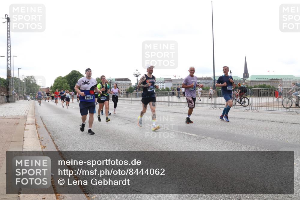 29.06.2025 - hella hamburg halbmarathon Lena Gebhardt http://msf.ph/oto/8444062 29.06.2025 10:29:47 Lombardsbrücke 13810, 1063, 18385, 3524, 16306, 1063, 1097, 1230, 1547, 1661, 1694, 2302, 2699, 3179, 3311, 3524, 3613, 4349, 4395, 4580, 5063, 5322, 5350, 6285, 6626, 6725, 7517, 7832, 8388, 8792, 8812, 8941, 9095, 9714, 9937, 10162, 10322, 10641, 10996, 11249, 11269, 11376, 11444, 11634, 11792, 11803, 12086, 12216, 12227, 12305, 12537, 13031, 13382, 13810, 14644, 15266, 16306, 16659, 16662, 16676, 16769, 17496, 17529, 17945, 18298, 18299, 18385 meine-sportfotos.de