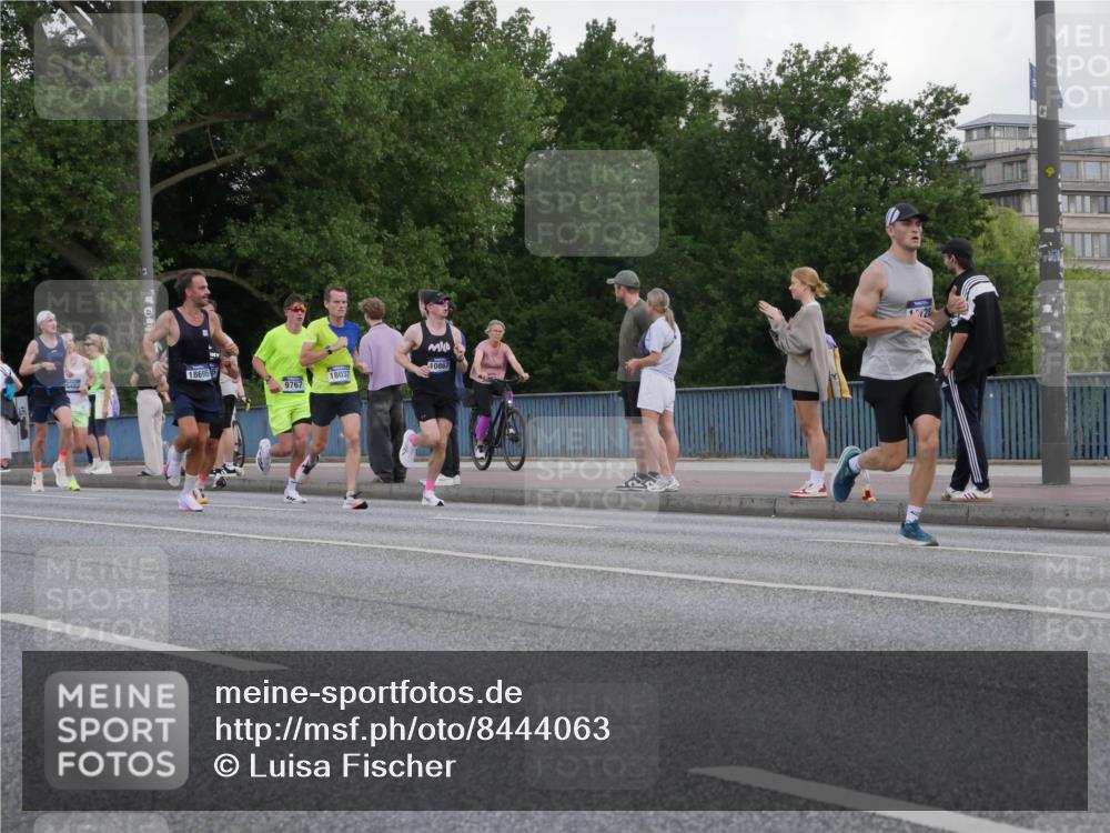 29.06.2025 - hella hamburg halbmarathon Luisa Fischer http://msf.ph/oto/8444063 29.06.2025 09:45:16 Kennedybrücke 5483, 18695, 9767, 18037, 10867, 9565, 9767, 10867 meine-sportfotos.de