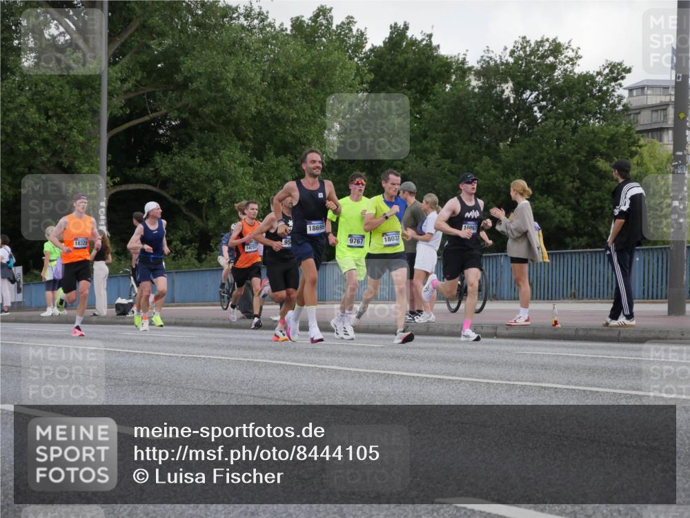 29.06.2025 - hella hamburg halbmarathon Luisa Fischer http://msf.ph/oto/8444105 29.06.2025 09:45:17 Kennedybrücke 18328, 18695, 10867, 14757, 9767, 18037, 1271, 9565, 9767, 10867 meine-sportfotos.de