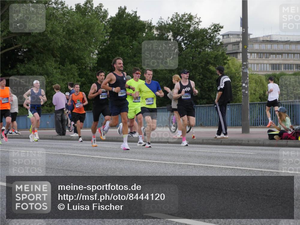29.06.2025 - hella hamburg halbmarathon Luisa Fischer http://msf.ph/oto/8444120 29.06.2025 09:45:18 Kennedybrücke 67, 18328, 9565, 18695, 1425, 5767, 18037, 10867, 1271, 9565, 9767, 10867 meine-sportfotos.de