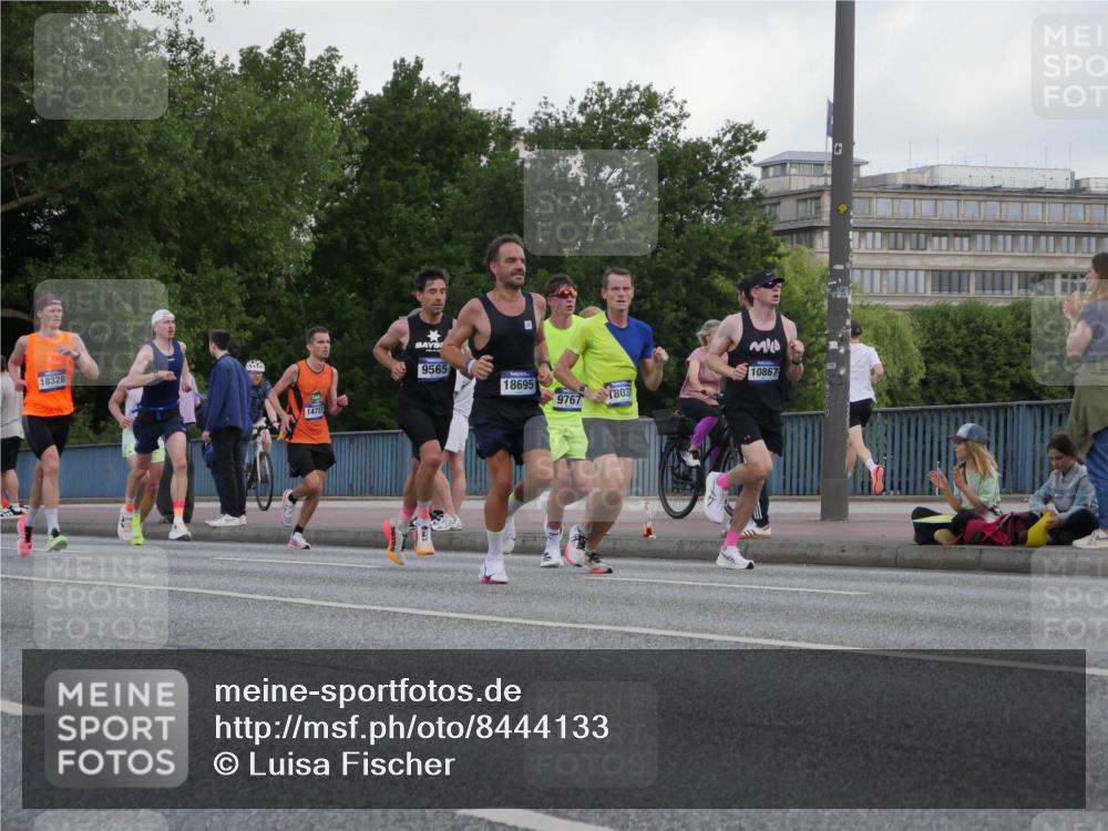 29.06.2025 - hella hamburg halbmarathon Luisa Fischer http://msf.ph/oto/8444133 29.06.2025 09:45:18 Kennedybrücke 18328, 14757, 9565, 18695, 10867, 9767, 803, 1271, 9565, 9767, 10867 meine-sportfotos.de