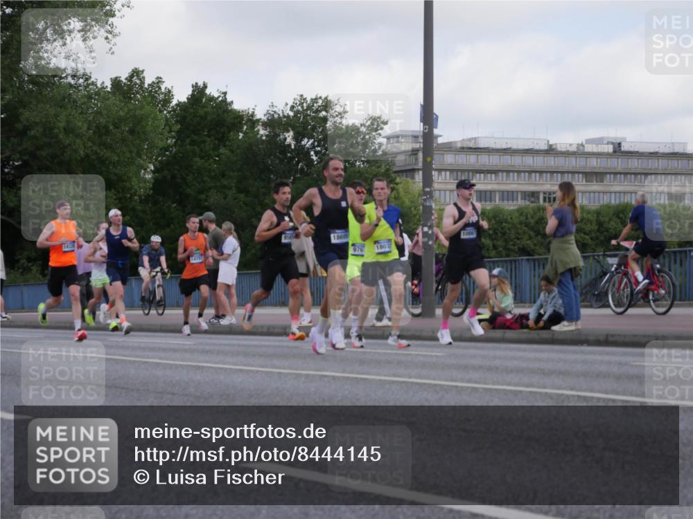 29.06.2025 - hella hamburg halbmarathon Luisa Fischer http://msf.ph/oto/8444145 29.06.2025 09:45:19 Kennedybrücke 1832, 18695, 14797, 10867, 976, 1803, 1271, 9565, 9767, 10867 meine-sportfotos.de