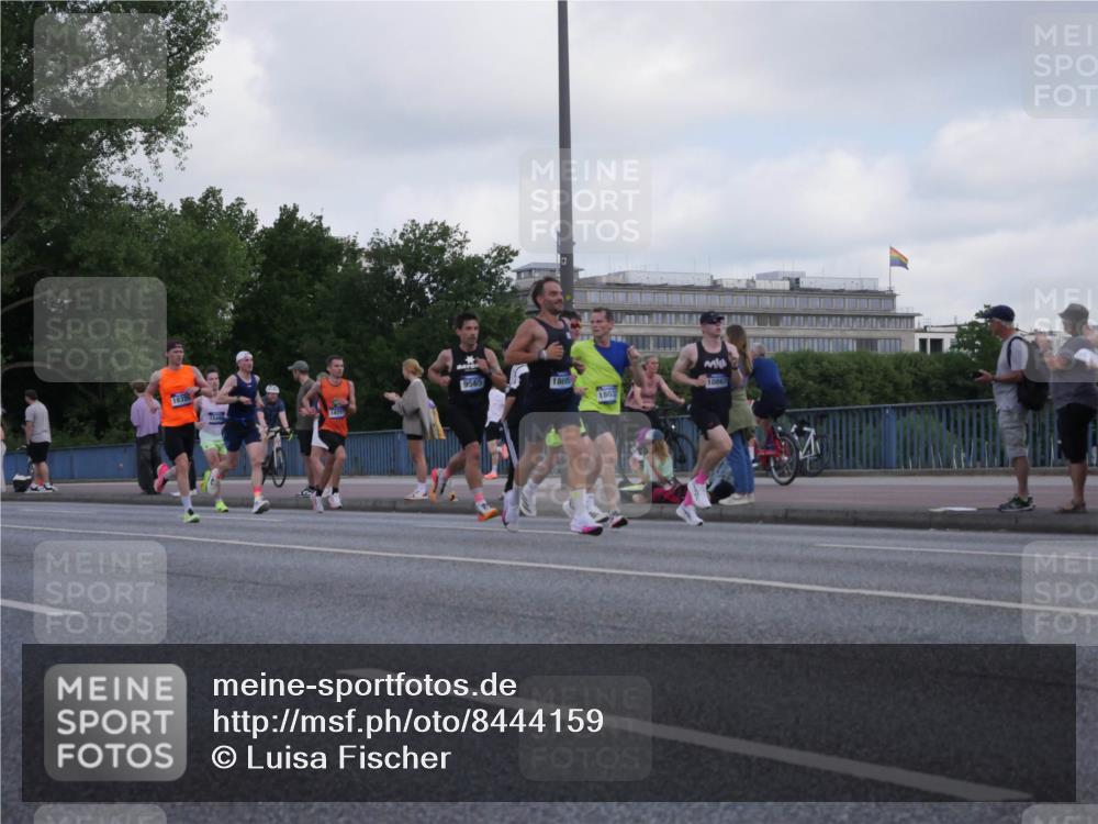 29.06.2025 - hella hamburg halbmarathon Luisa Fischer http://msf.ph/oto/8444159 29.06.2025 09:45:19 Kennedybrücke 18326, 1479, 9565, 18695, 1803, 10867, 1271, 9565, 9767, 10867 meine-sportfotos.de