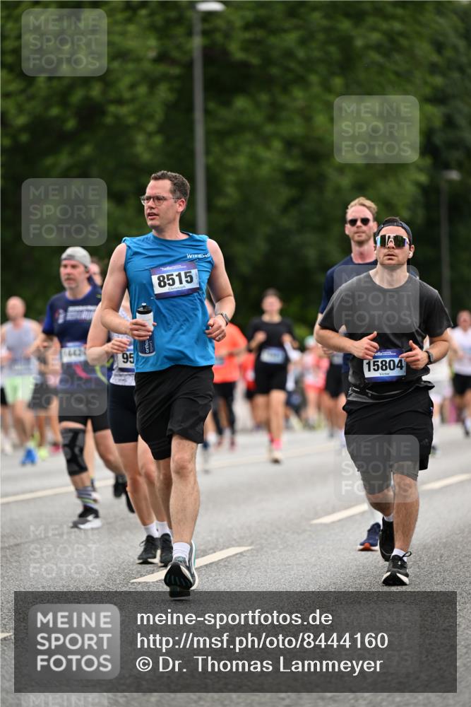 29.06.2025 - hella hamburg halbmarathon Dr. Thomas Lammeyer http://msf.ph/oto/8444160 29.06.2025 10:57:50 Kennedybrücke 1753, 2291, 2528, 3226, 4591, 5562, 6041, 6044, 6913, 7039, 7068, 7611, 7876, 7890, 8212, 8414, 8515, 8906, 9103, 9545, 9685, 10175, 10490, 11268 meine-sportfotos.de