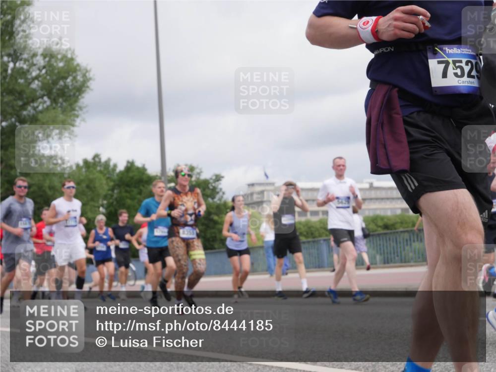 29.06.2025 - hella hamburg halbmarathon Luisa Fischer http://msf.ph/oto/8444185 29.06.2025 10:26:13 Kennedybrücke 8355, 7529, 1372, 2022, 2294, 2514, 3003, 3769, 4969, 5223, 5629, 5798, 5838, 6578, 6747, 6784, 6785, 7266, 7891, 7919, 8355, 8715, 9256, 10088 meine-sportfotos.de