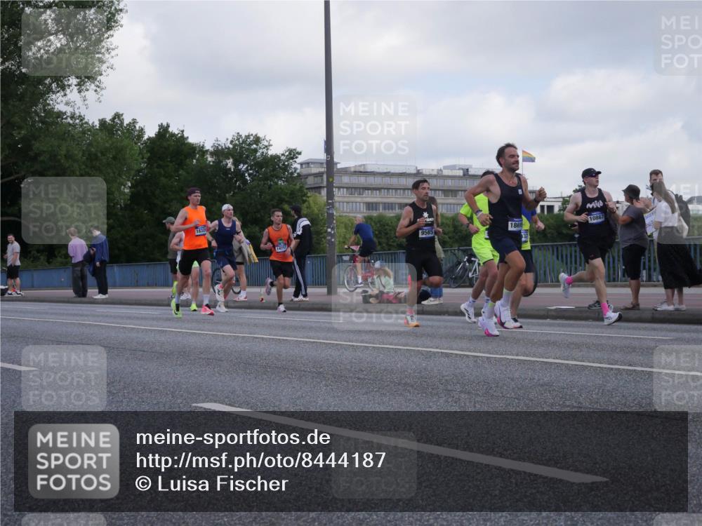 29.06.2025 - hella hamburg halbmarathon Luisa Fischer http://msf.ph/oto/8444187 29.06.2025 09:45:20 Kennedybrücke 18321, 9565, 18696, 10867, 14757, 1271, 9565, 9767, 10867 meine-sportfotos.de