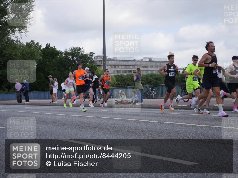 29.06.2025 - hella hamburg halbmarathon Luisa Fischer http://msf.ph/oto/8444205 29.06.2025 09:45:21 Kennedybrücke 18328, 14757, 9565, 9767, 1271, 9565, 9767, 10867 meine-sportfotos.de