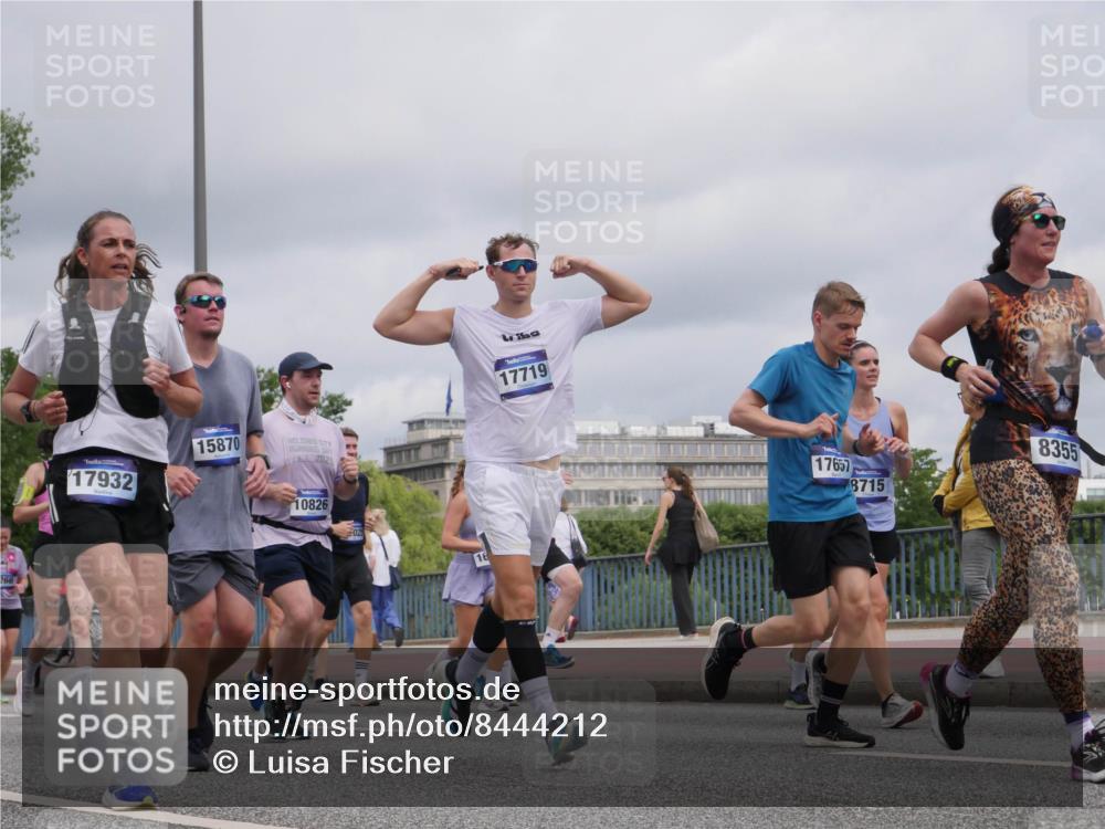 29.06.2025 - hella hamburg halbmarathon Luisa Fischer http://msf.ph/oto/8444212 29.06.2025 10:26:15 Kennedybrücke 266, 17932, 15870, 2025, 10826, 16, 17719, 17657, 8715, 8355, 1372, 1853, 2022, 2294, 3003, 5223, 5629, 5798, 6578, 6784, 6785, 7266, 7919, 8355, 8715, 10088 meine-sportfotos.de