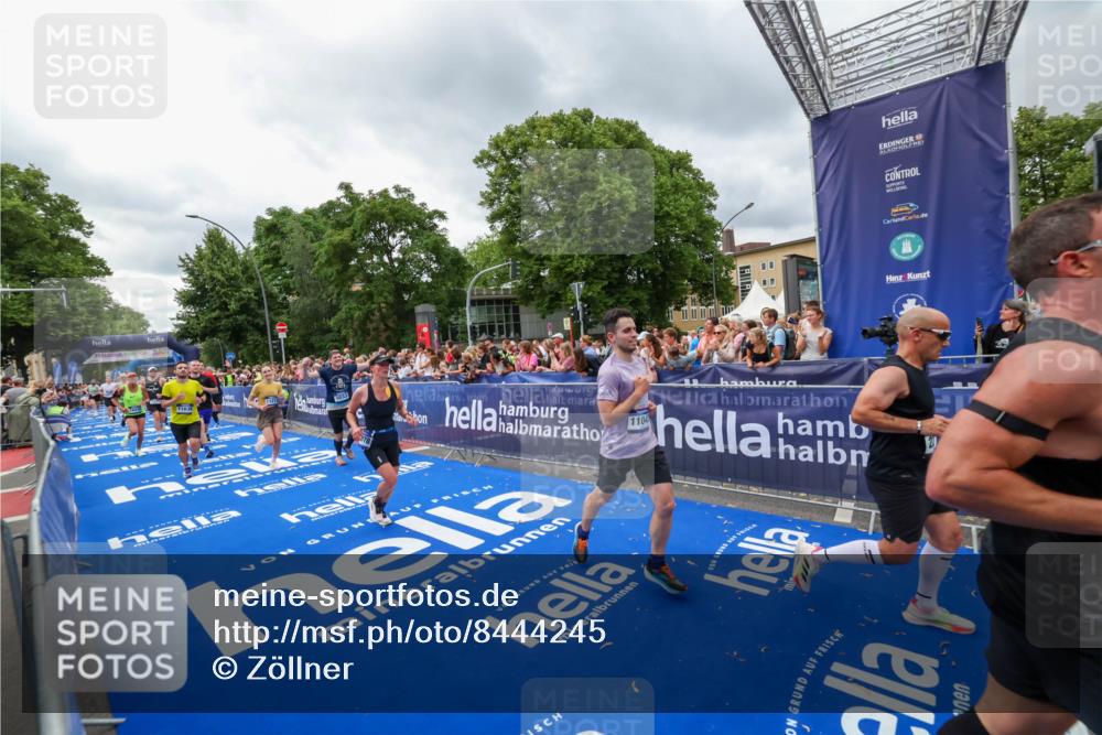 29.06.2025 - hella hamburg halbmarathon Zöllner http://msf.ph/oto/8444245 29.06.2025 10:57:04 Ziel 1485, 2282, 2759, 4299, 5033, 8669, 11043, 11143, 11212, 11638, 13691, 14408, 14678, 15097, 16470, 16909, 18719, 19091 meine-sportfotos.de