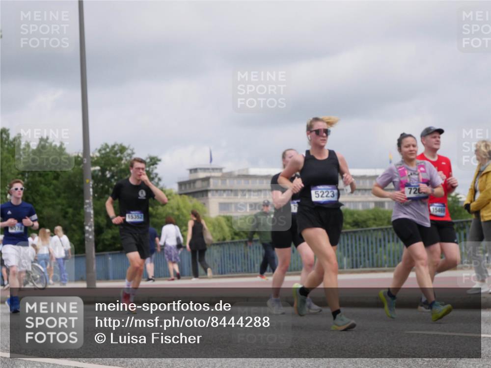 29.06.2025 - hella hamburg halbmarathon Luisa Fischer http://msf.ph/oto/8444288 29.06.2025 10:26:19 Kennedybrücke 15352, 5223, 726, 15469, 1029, 1372, 1853, 2294, 4793, 5223, 5798, 6578, 6784, 6785, 7266, 7919, 9301, 9512, 10088 meine-sportfotos.de