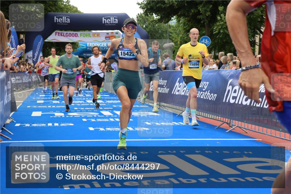 29.06.2025 - hella hamburg halbmarathon Strokosch-Dieckow http://msf.ph/oto/8444297 29.06.2025 10:49:22 Ziel 1342, 1476, 2878, 4183, 4185, 6158, 8437, 8813, 9348, 10053, 10189, 11339, 11779, 11819, 12670, 13269, 13450, 14526, 14838, 15422, 15784, 15894, 15966, 16891, 18476, 18887, 18960 meine-sportfotos.de