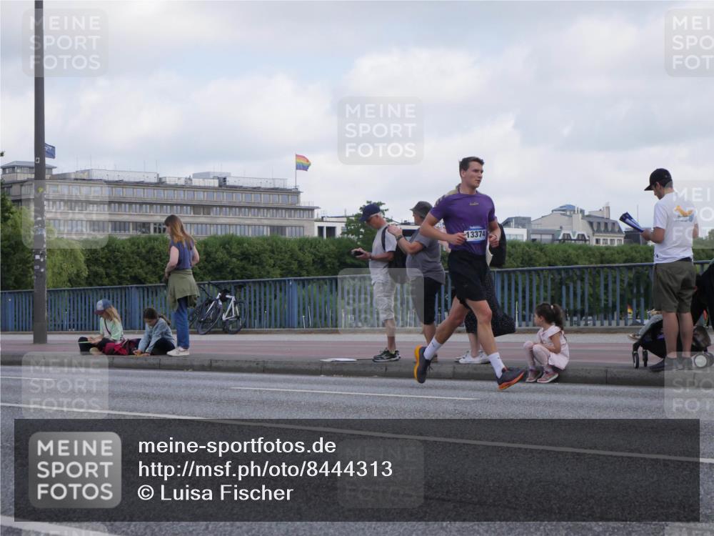 29.06.2025 - hella hamburg halbmarathon Luisa Fischer http://msf.ph/oto/8444313 29.06.2025 09:45:29 Kennedybrücke 13374, 1271, 7380 meine-sportfotos.de