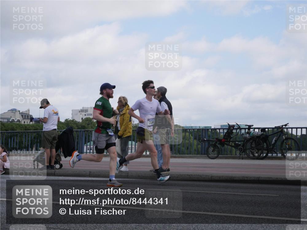 29.06.2025 - hella hamburg halbmarathon Luisa Fischer http://msf.ph/oto/8444341 29.06.2025 09:45:33 Kennedybrücke 6090, 7380 meine-sportfotos.de