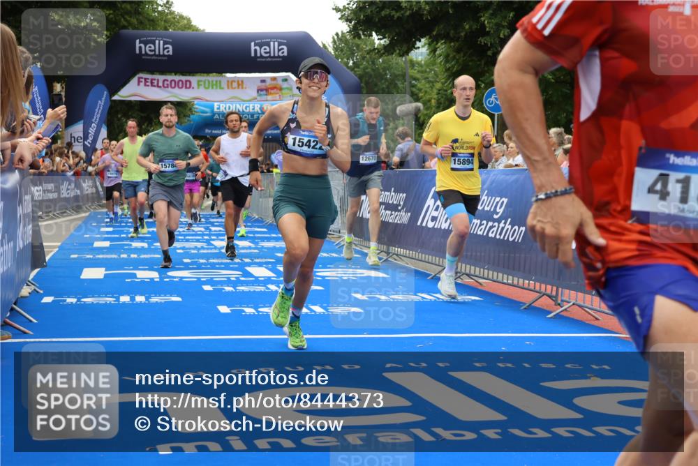 29.06.2025 - hella hamburg halbmarathon Strokosch-Dieckow http://msf.ph/oto/8444373 29.06.2025 10:49:22 Ziel 1342, 1476, 2878, 4183, 4185, 6158, 8437, 8813, 9348, 10053, 10189, 11339, 11779, 11819, 12670, 13269, 13450, 14526, 14838, 15422, 15784, 15894, 15966, 16891, 18476, 18887, 18960 meine-sportfotos.de