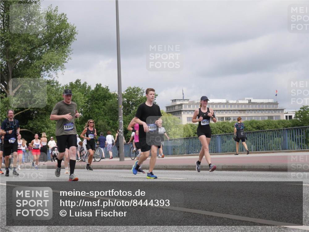29.06.2025 - hella hamburg halbmarathon Luisa Fischer http://msf.ph/oto/8444393 29.06.2025 10:26:25 Kennedybrücke 12207, 3029, 18809, 9512, 1029, 1187, 1362, 1372, 1853, 3029, 4728, 4793, 6578, 9133, 9301, 9512, 9913 meine-sportfotos.de